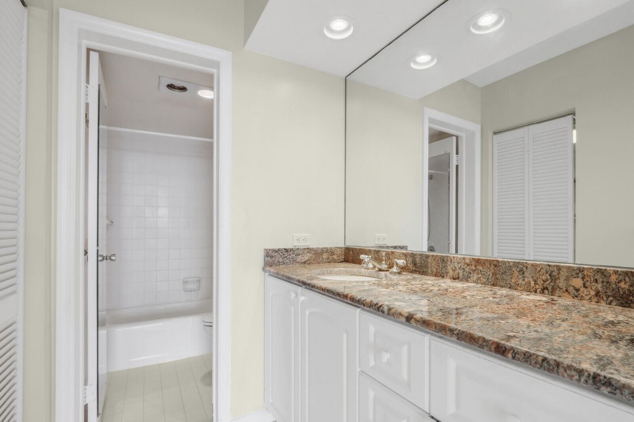 132 Lakeshore Drive, Unit 1117, North Palm Beach, FL 33408 Photo