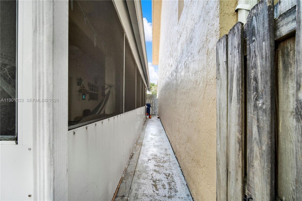 10825 SW 91st Ln, Miami, FL 33176 Photo