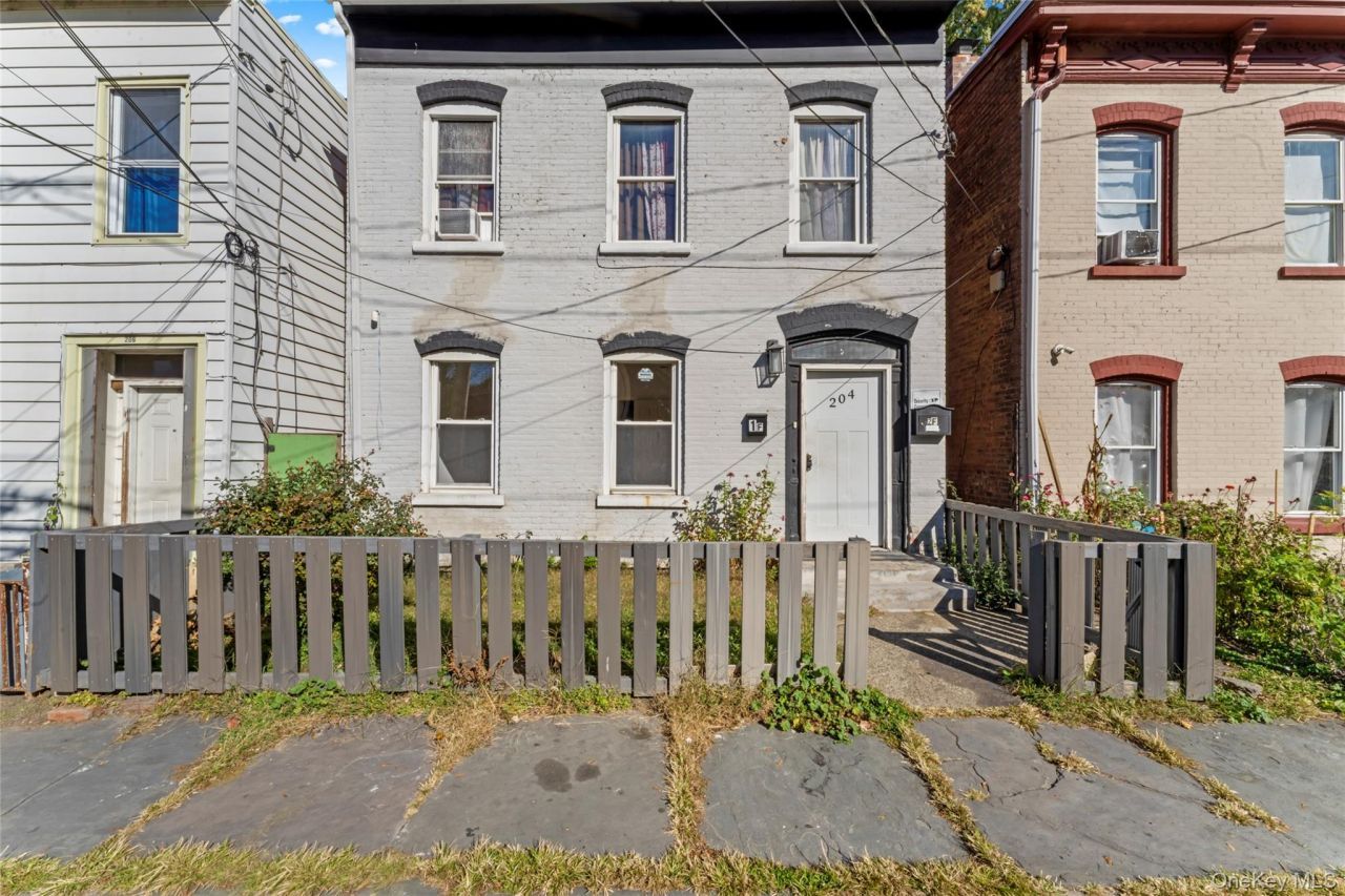 204 S William Street, Newburgh, NY 12550 Main Photo
