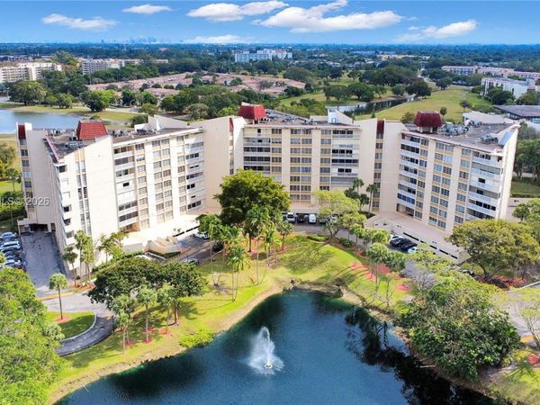 6921 Environ Blvd, Unit 6R, Lauderhill, FL 33319