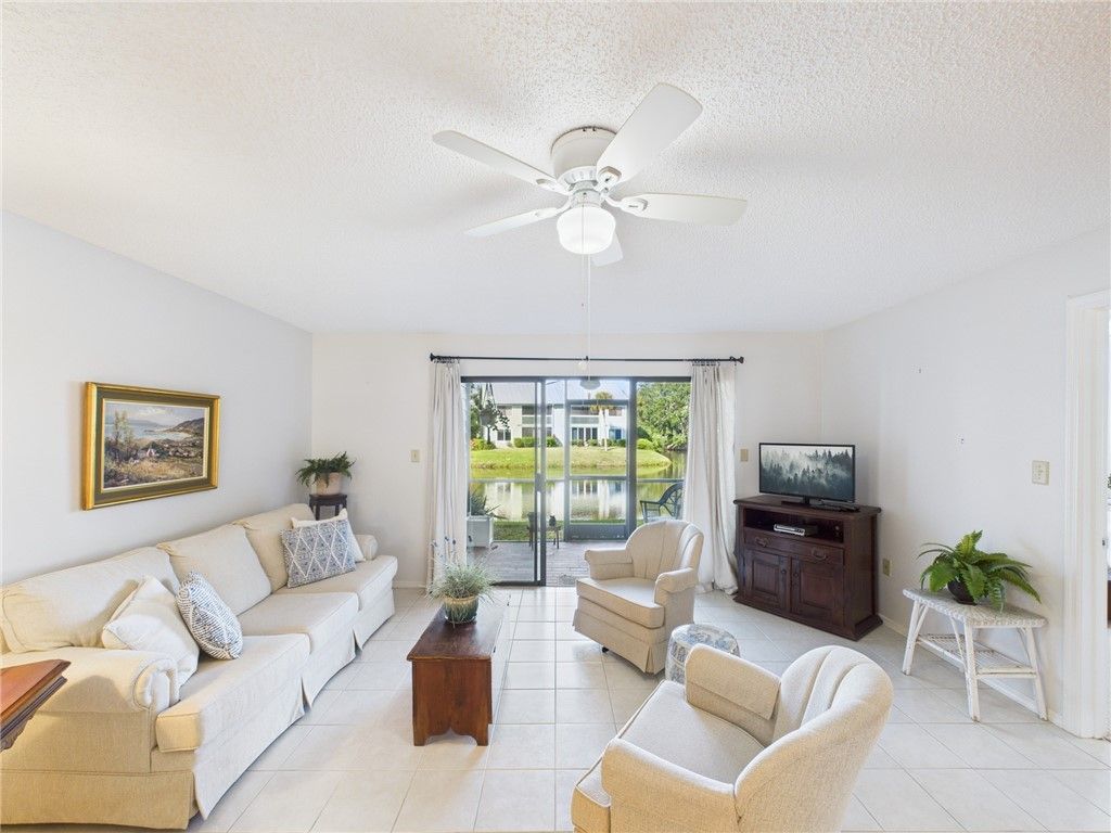 5730 Pelican Pointe Drive, Unit 2, Sebastian, FL 32958 Photo