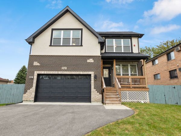 7727 S Roberts Road, Bridgeview, IL 60455