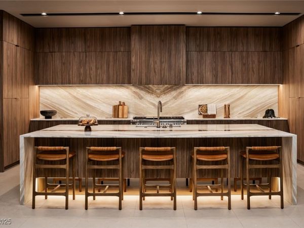 2 Kaya Canyon Way, Unit 16, Henderson, NV 89012