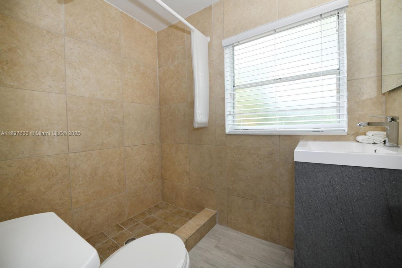 653 Michigan Ave, Unit 1, Miami Beach, FL 33139 Photo