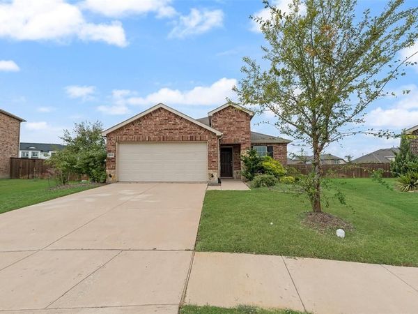 1802 Aslynn Circle, Aubrey, TX 76227