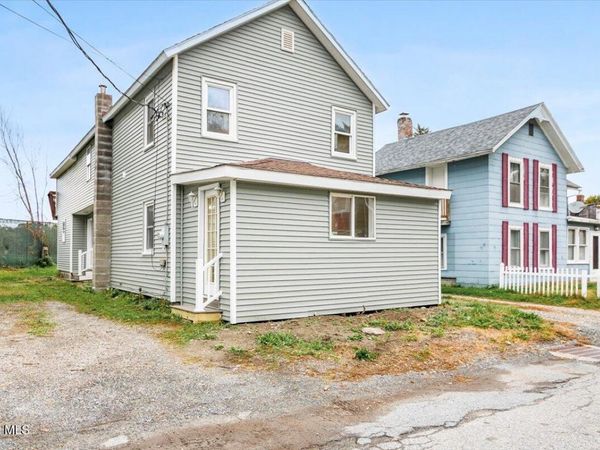 15 Nixon Street, Hoosick Falls, NY 12090