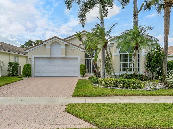 10382 Utopia Circle E, Boynton Beach, FL 33437