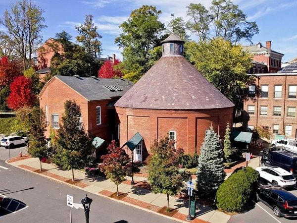 244 Main St, Northampton, MA 01060