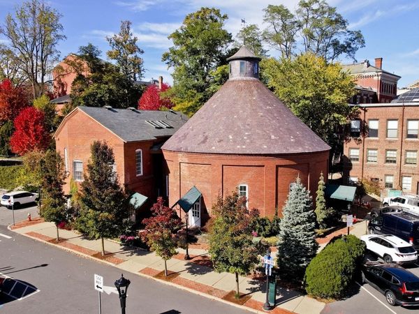 244 Main St, Northampton, MA 01060