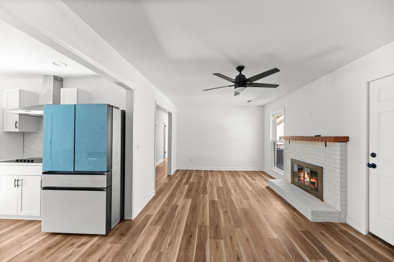 1101 Stuart Drive Photo 5