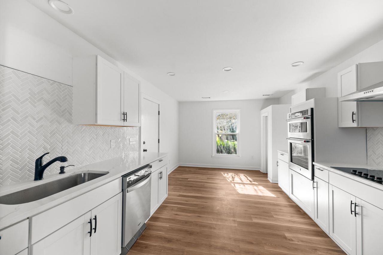 1101 Stuart Drive Photo 7