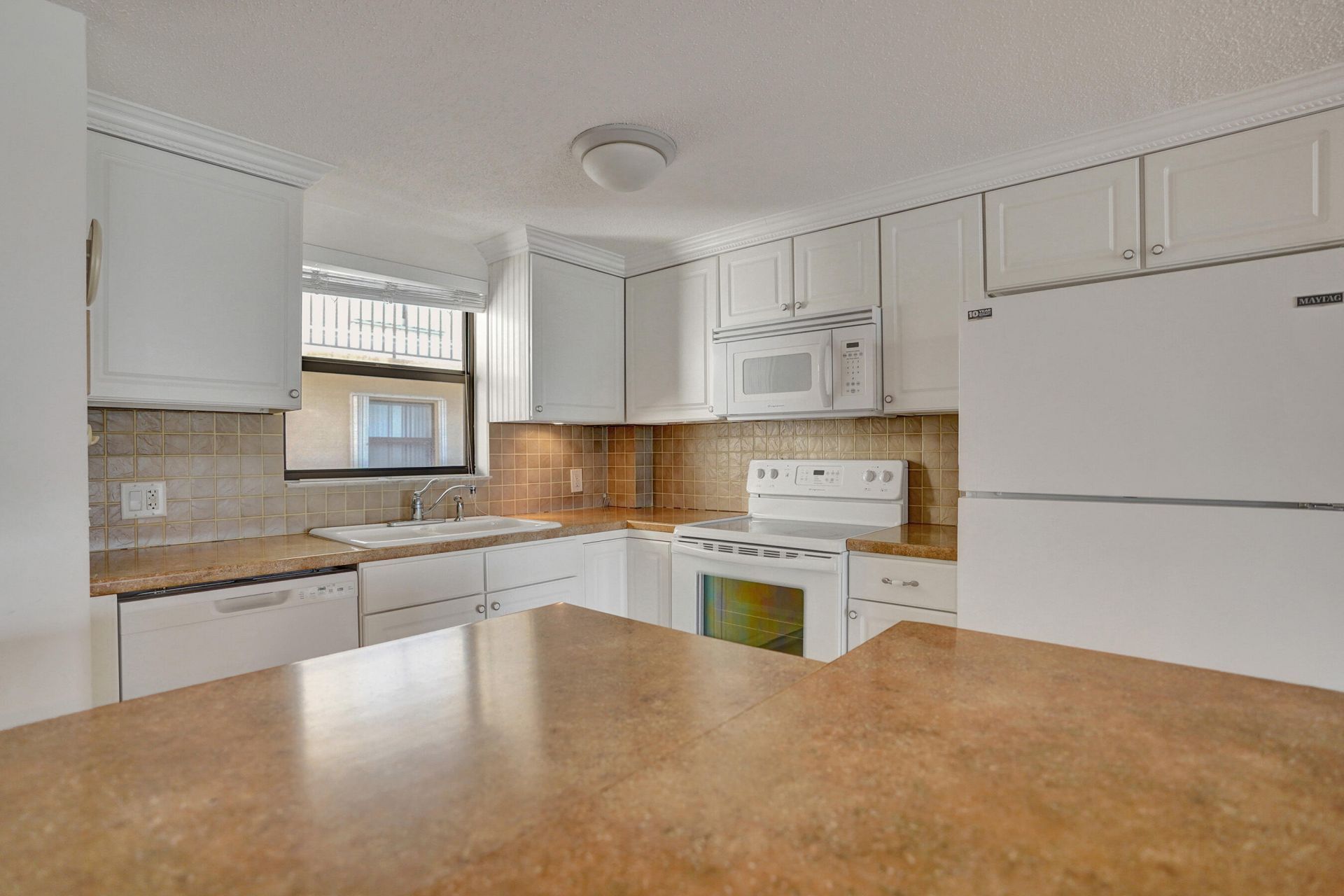 890 N Federal Highway, Unit 410, Lantana, FL 33462 Photo