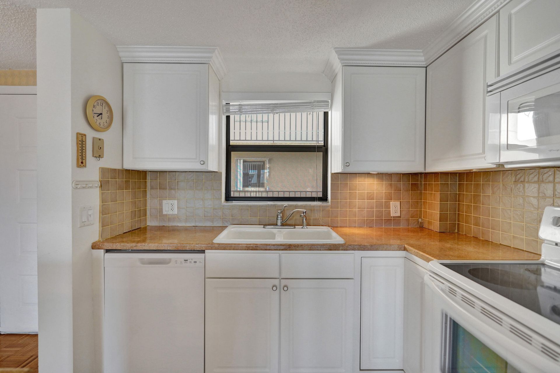 890 N Federal Highway, Unit 410, Lantana, FL 33462 Photo