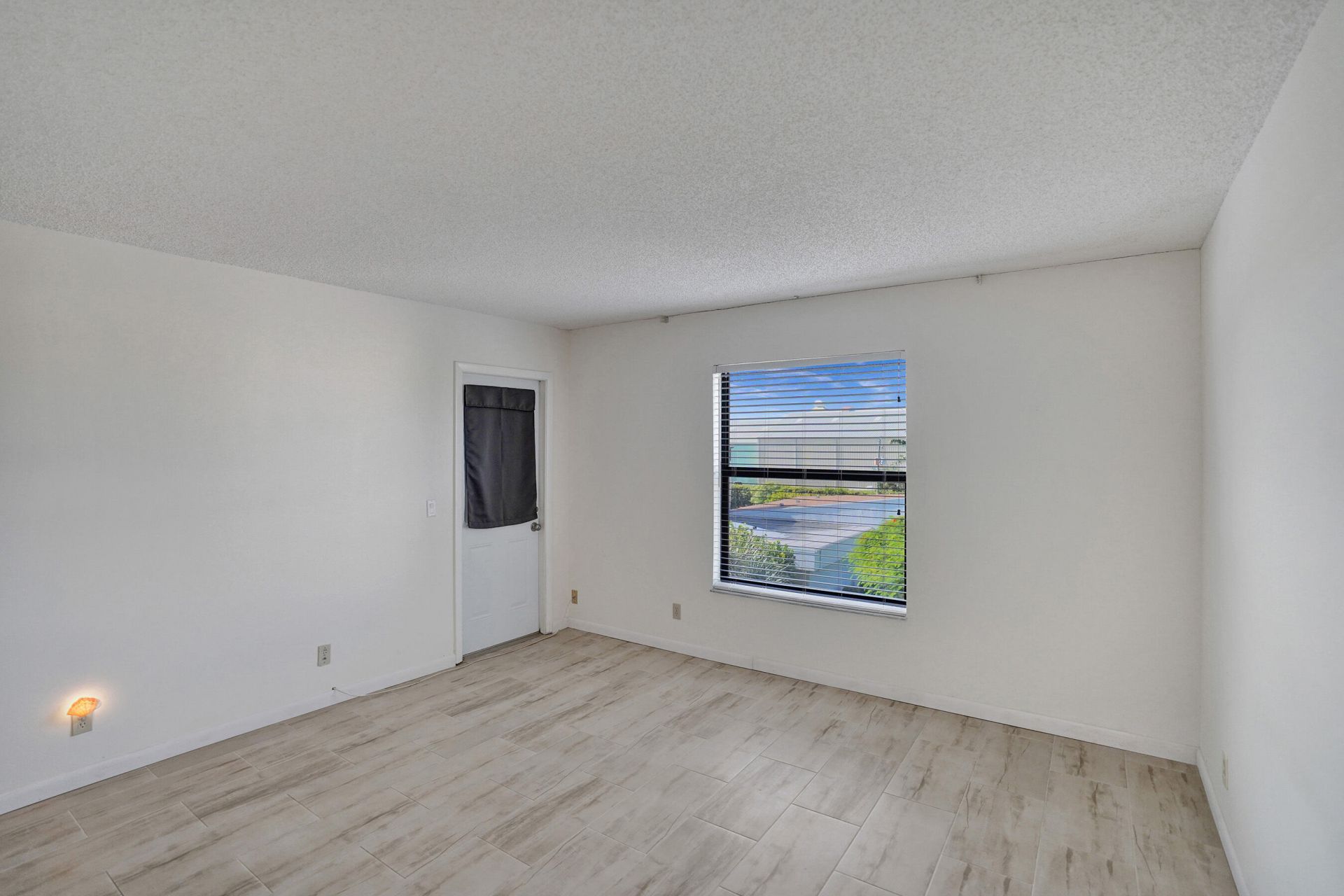 890 N Federal Highway, Unit 410, Lantana, FL 33462 Photo