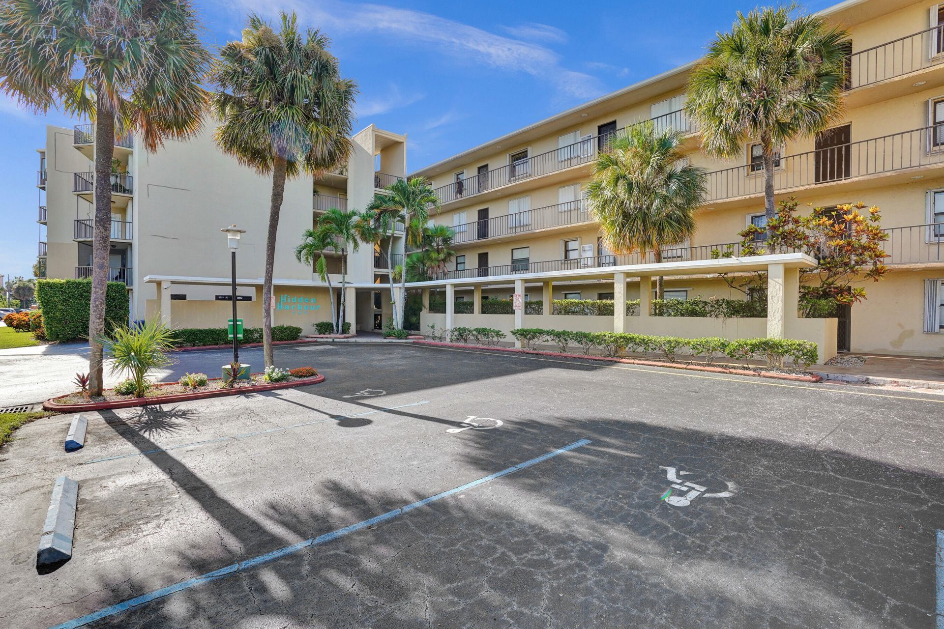 890 N Federal Highway, Unit 410, Lantana, FL 33462 Photo