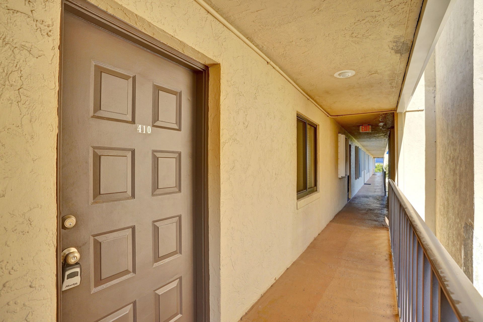 890 N Federal Highway, Unit 410, Lantana, FL 33462 Photo