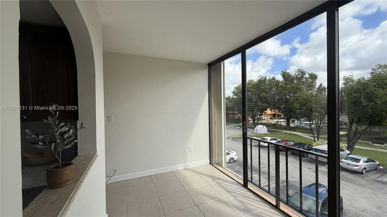 9440 W Flagler St, Unit 306, Miami, FL 33174 Photo