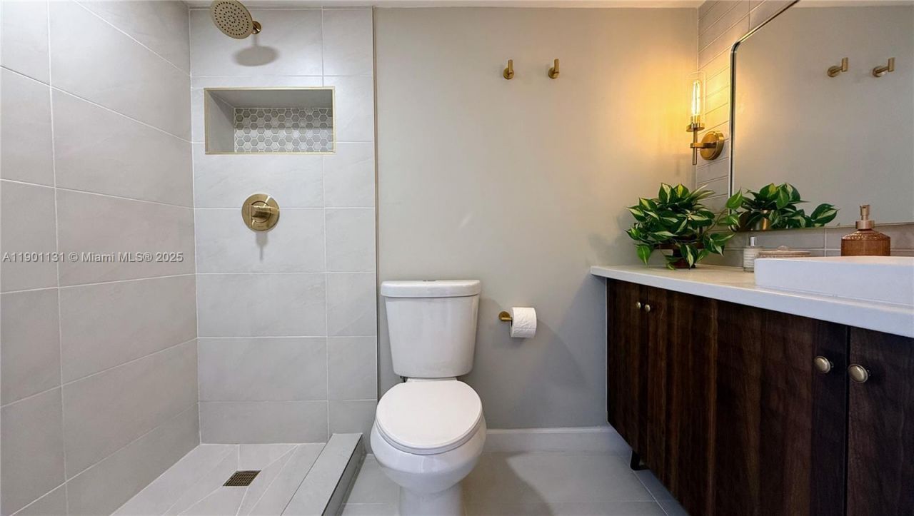 9440 W Flagler St, Unit 306, Miami, FL 33174 Photo