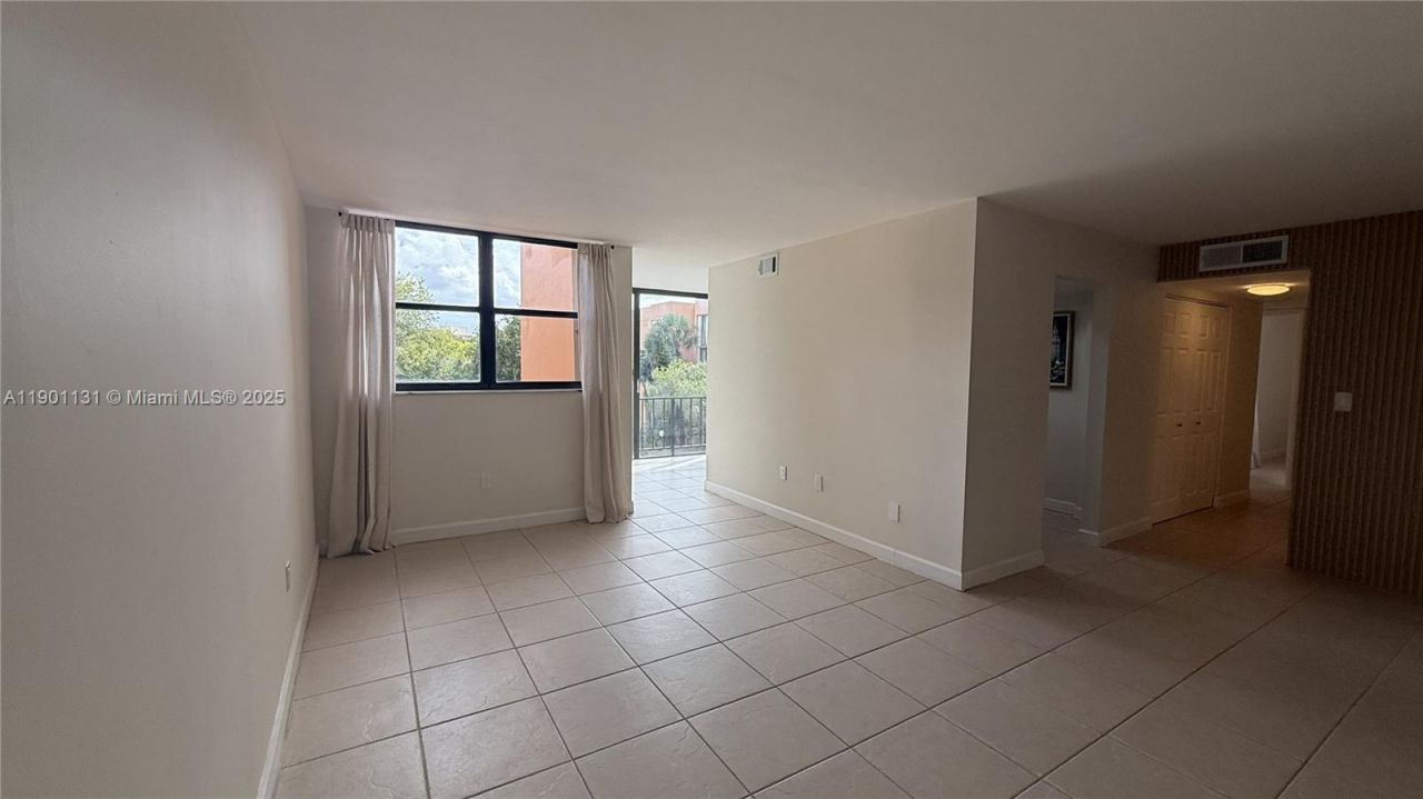 9440 W Flagler St, Unit 306, Miami, FL 33174 Photo