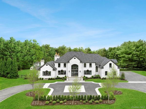 89 Pound Hollow Road, Old Brookville, NY 11545