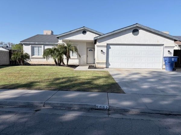 5002 Canyon Peak Dr, Bakersfield, CA 93307