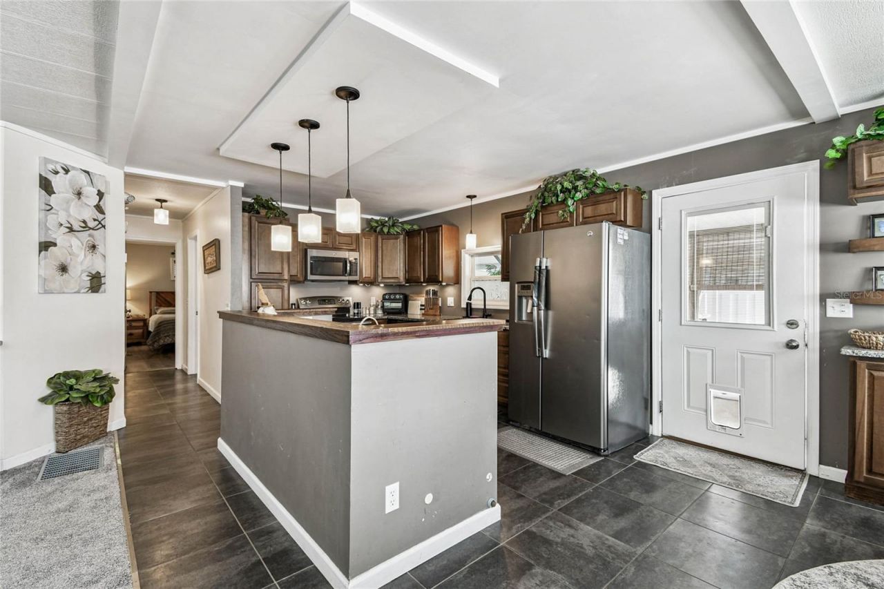 209 E 52nd Avenue Plaza E, Bradenton, FL 34203 Photo