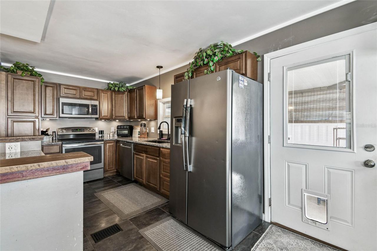 209 E 52nd Avenue Plaza E, Bradenton, FL 34203 Photo