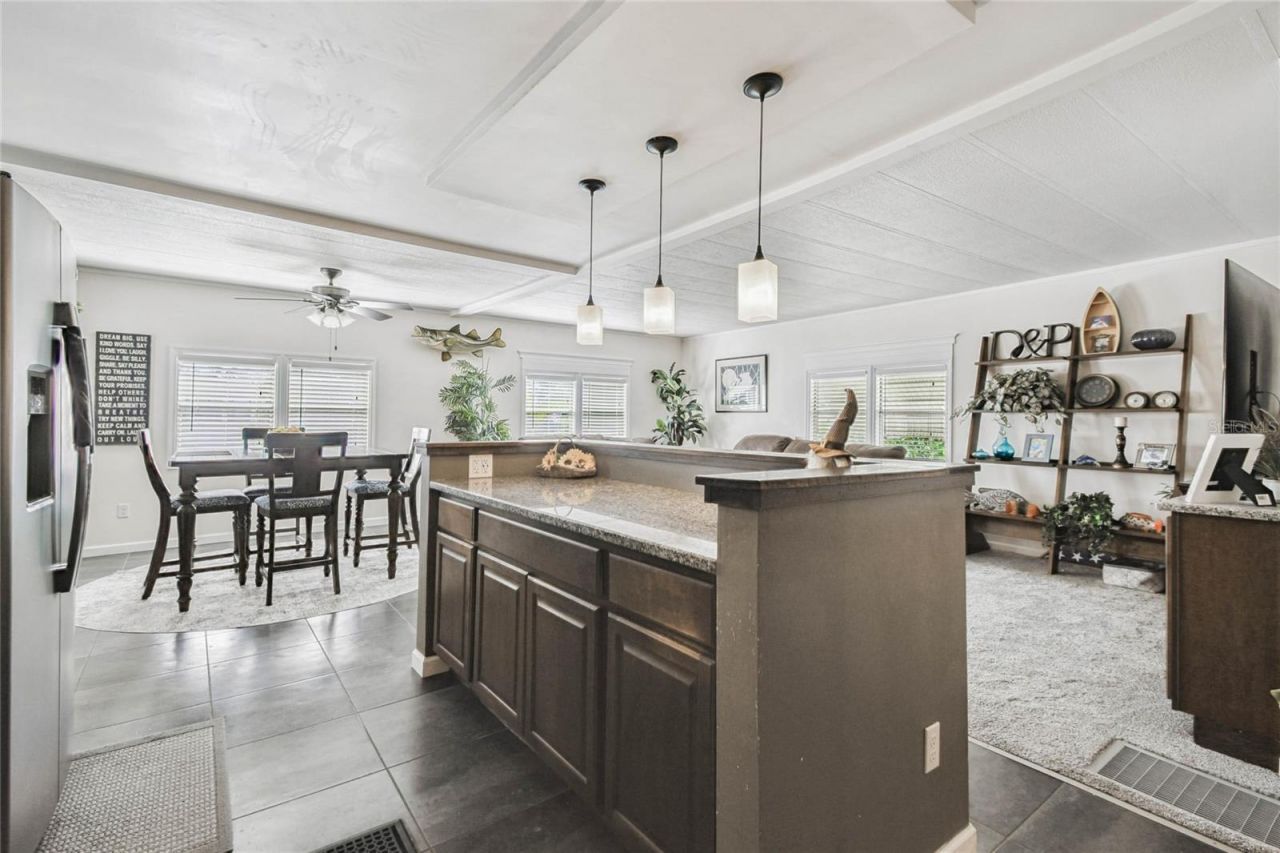 209 E 52nd Avenue Plaza E, Bradenton, FL 34203 Photo