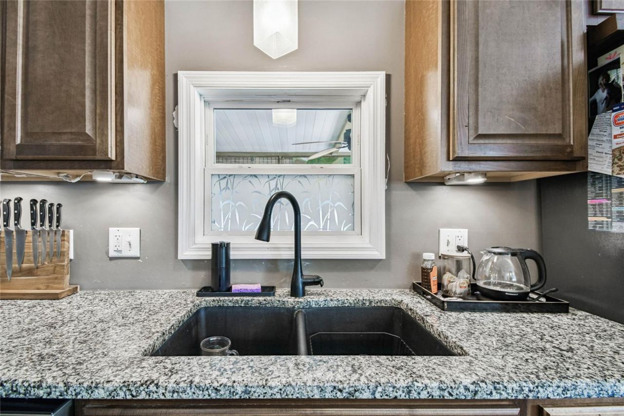 209 E 52nd Avenue Plaza E, Bradenton, FL 34203 Photo