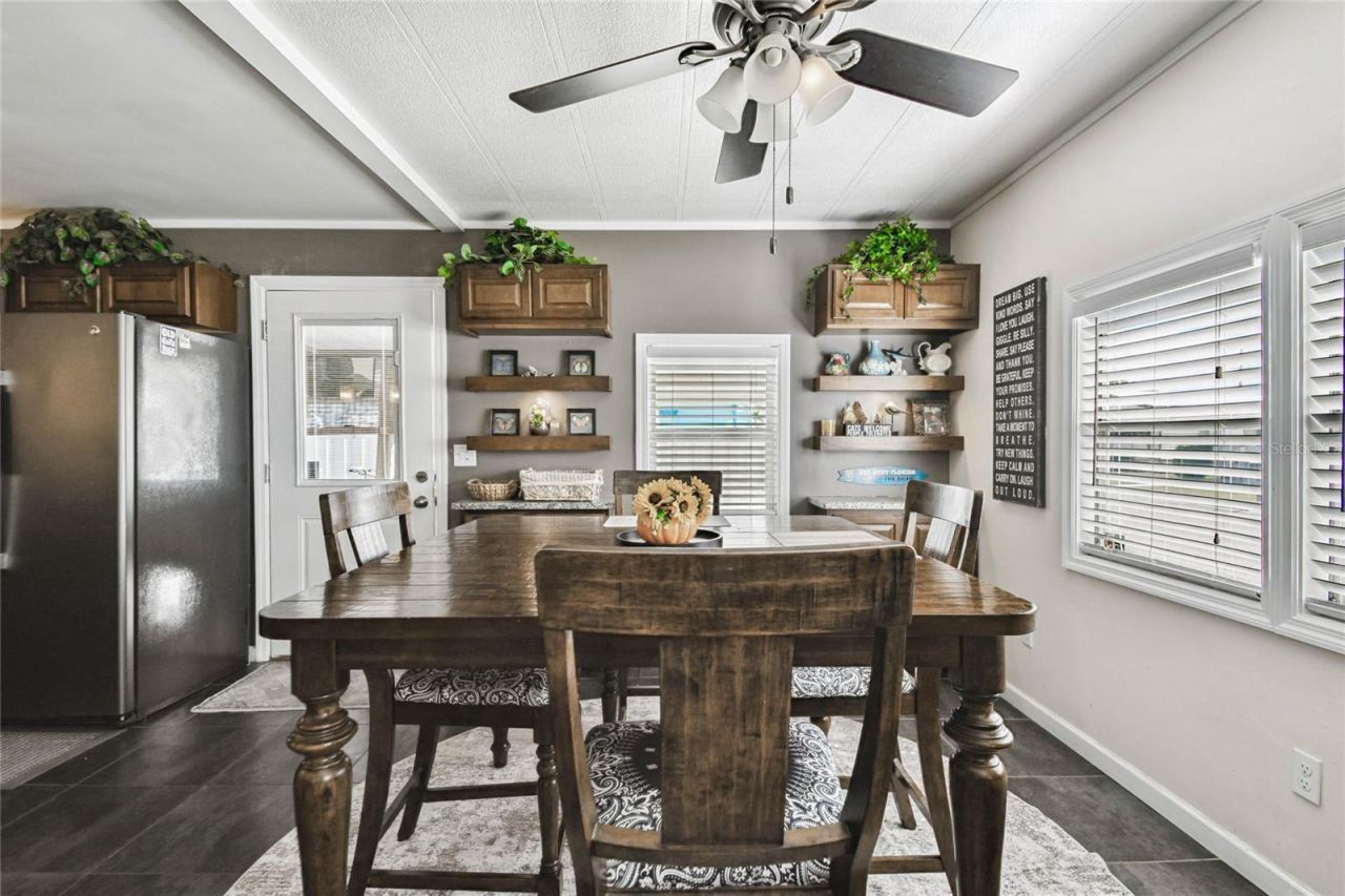 209 E 52nd Avenue Plaza E, Bradenton, FL 34203 Photo