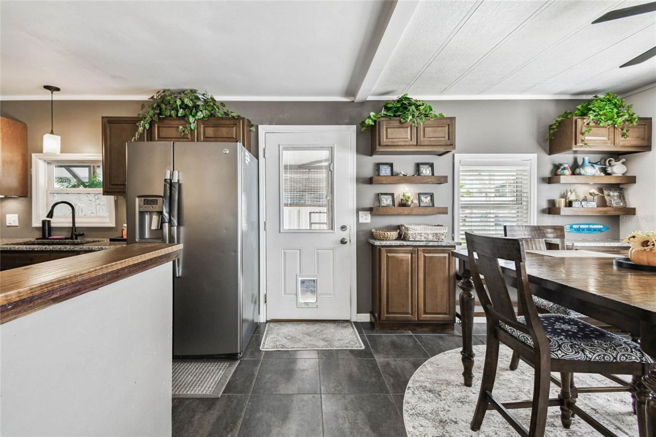 209 E 52nd Avenue Plaza E, Bradenton, FL 34203 Photo