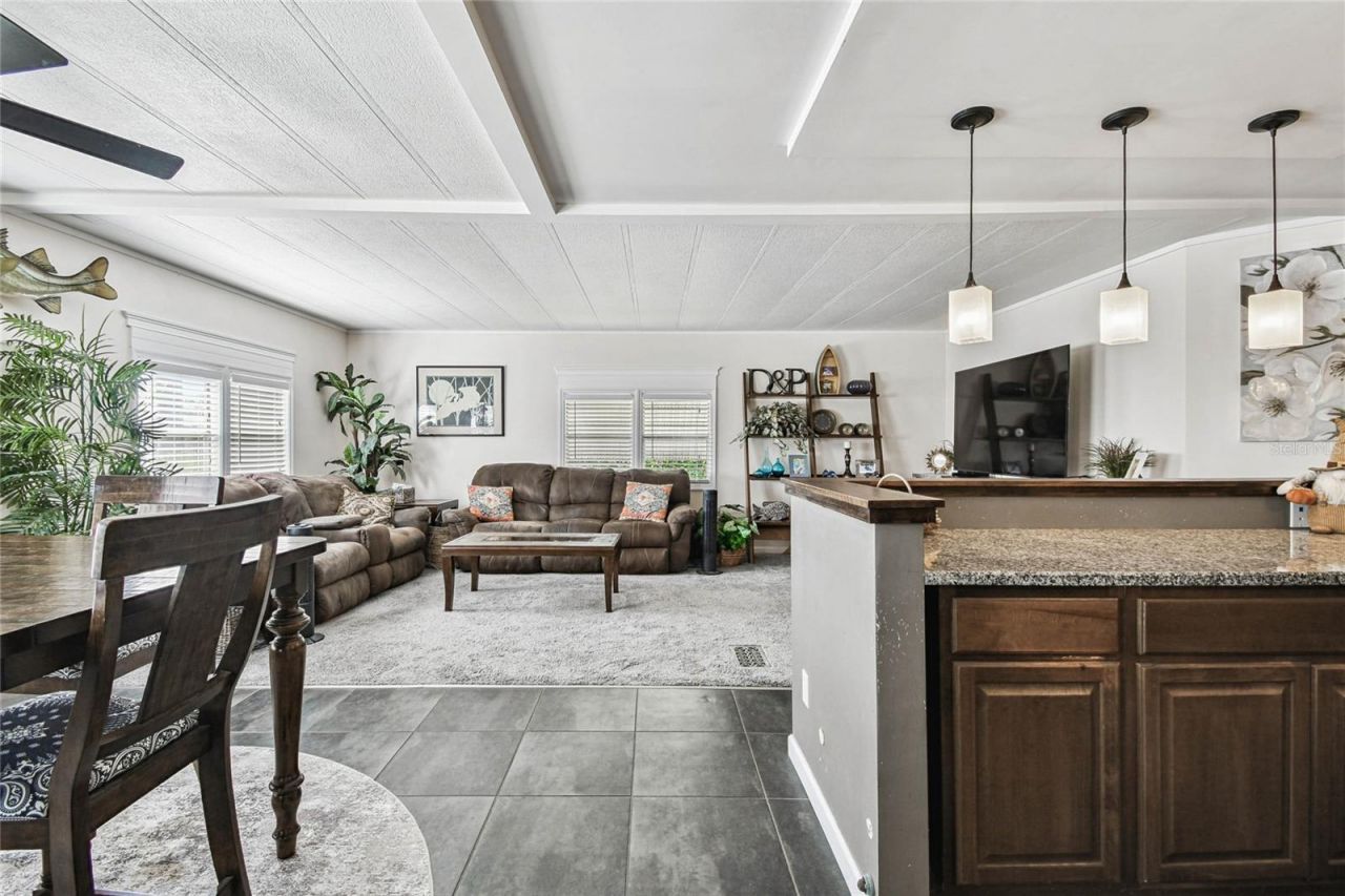 209 E 52nd Avenue Plaza E, Bradenton, FL 34203 Photo