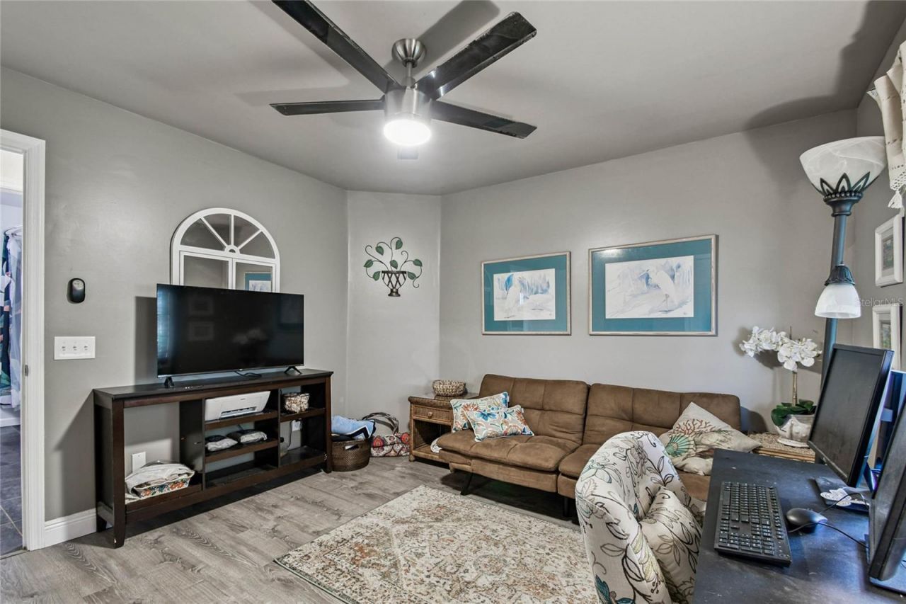 209 E 52nd Avenue Plaza E, Bradenton, FL 34203 Photo