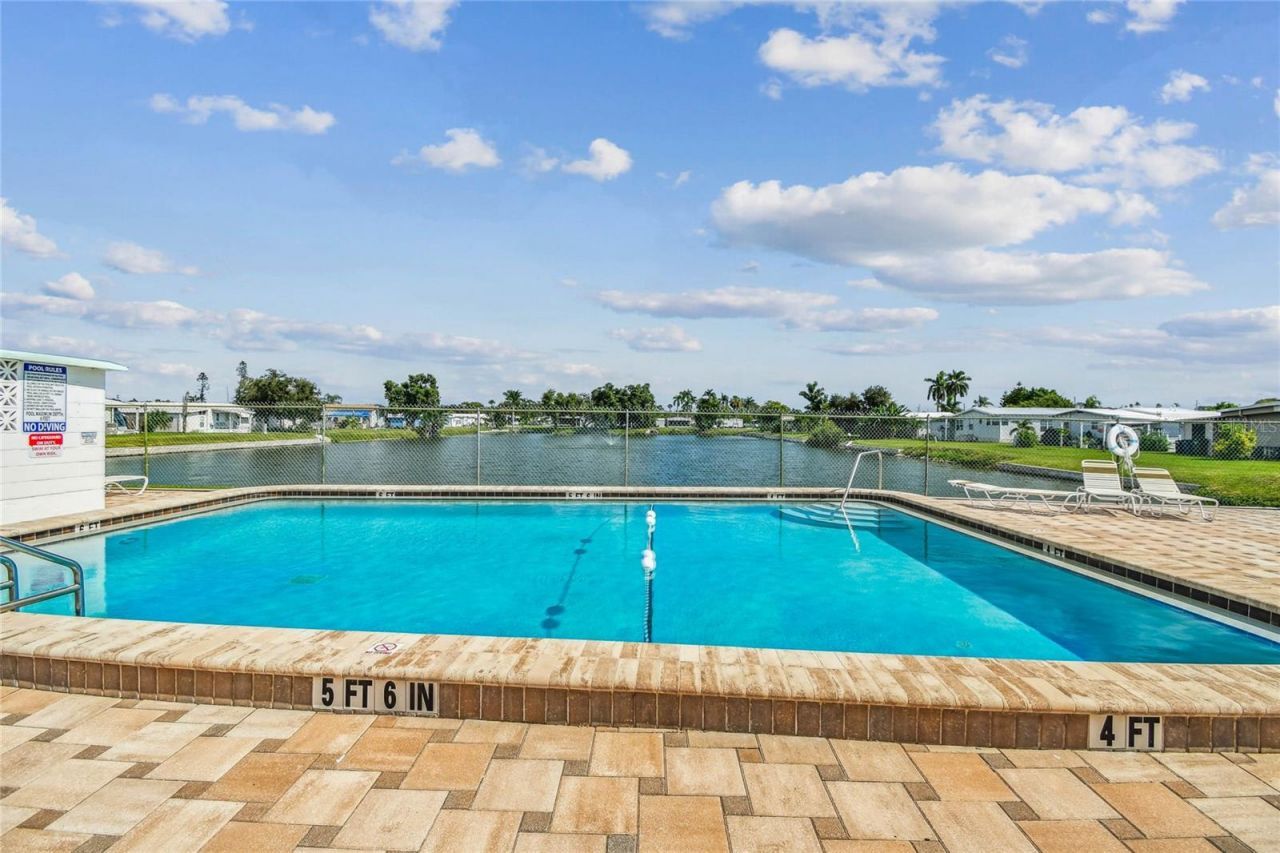 209 E 52nd Avenue Plaza E, Bradenton, FL 34203 Photo