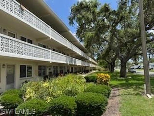 8101 11th N ST N, Unit 320, ST. PETERSBURG, FL 33702