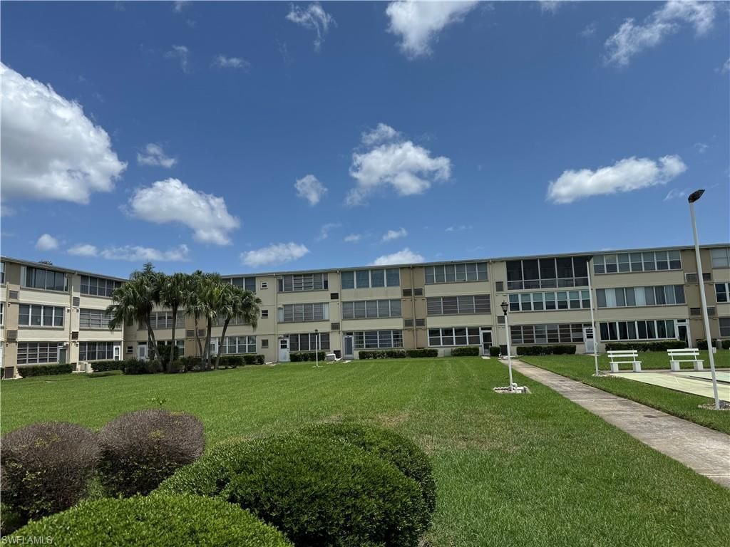 8101 11th N St N, Unit 320, Saint Petersburg, FL 33702 Photo