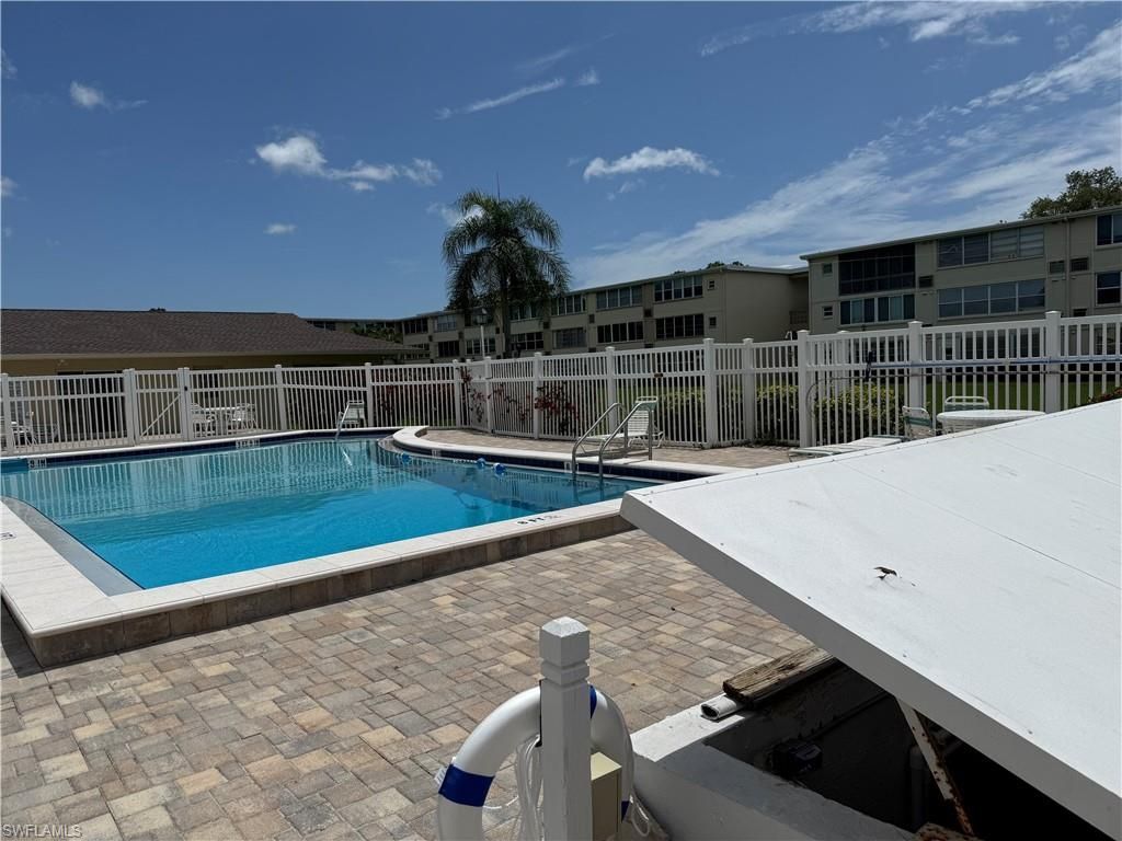 8101 11th N St N, Unit 320, Saint Petersburg, FL 33702 Photo