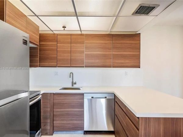 17890 W Dixie Hwy, Unit 606, North Miami Beach, FL 33160