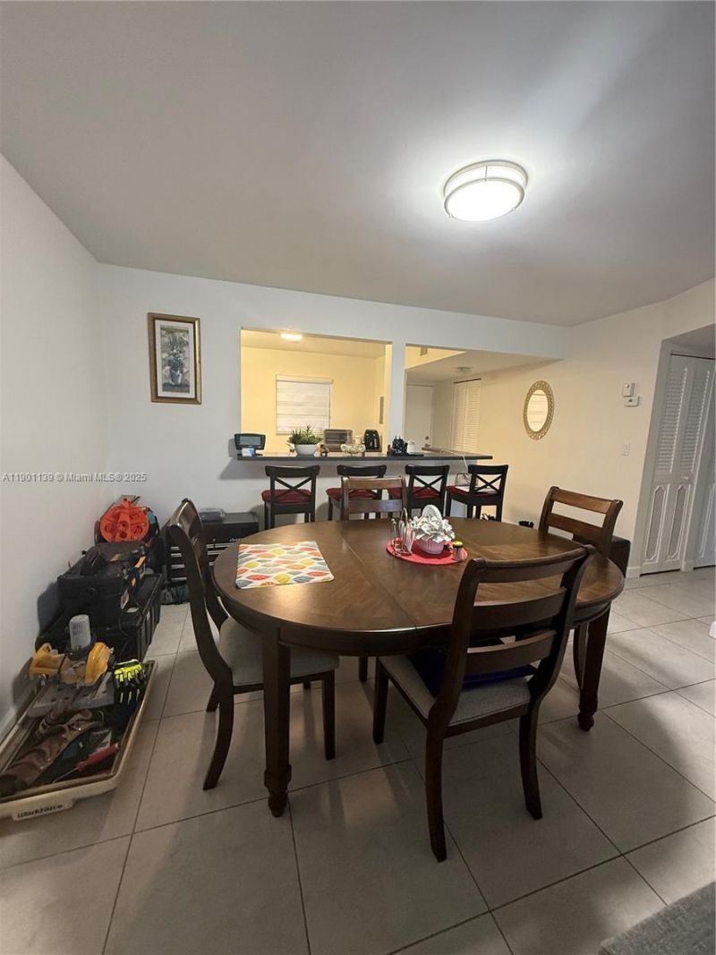 2850 Somerset Dr, Unit 202L, Lauderdale Lakes, FL 33311 Photo