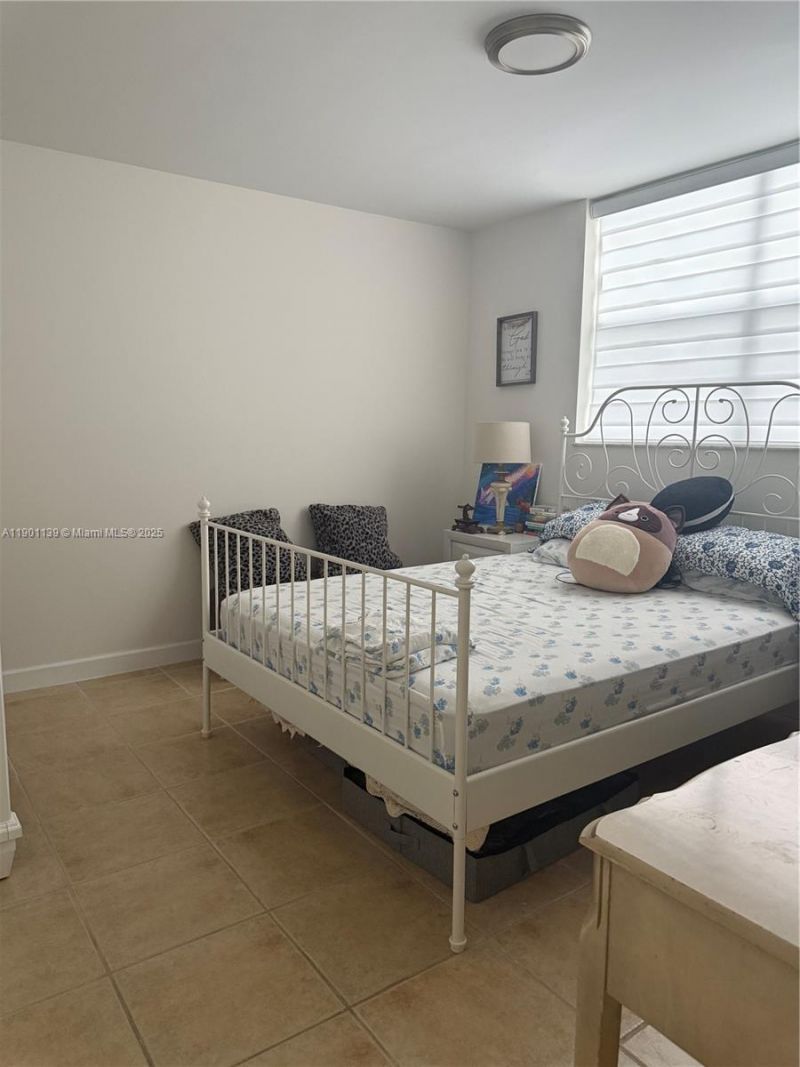 2850 Somerset Dr, Unit 202L, Lauderdale Lakes, FL 33311 Photo