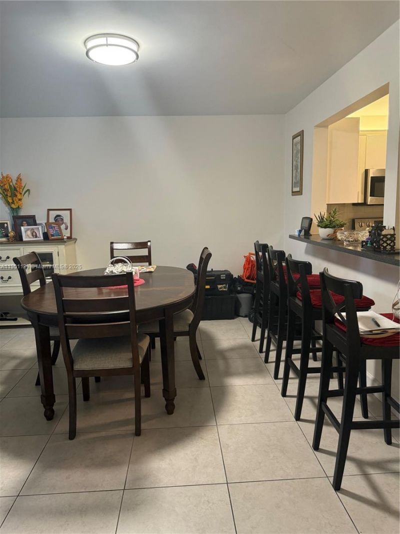 2850 Somerset Dr, Unit 202L, Lauderdale Lakes, FL 33311 Photo