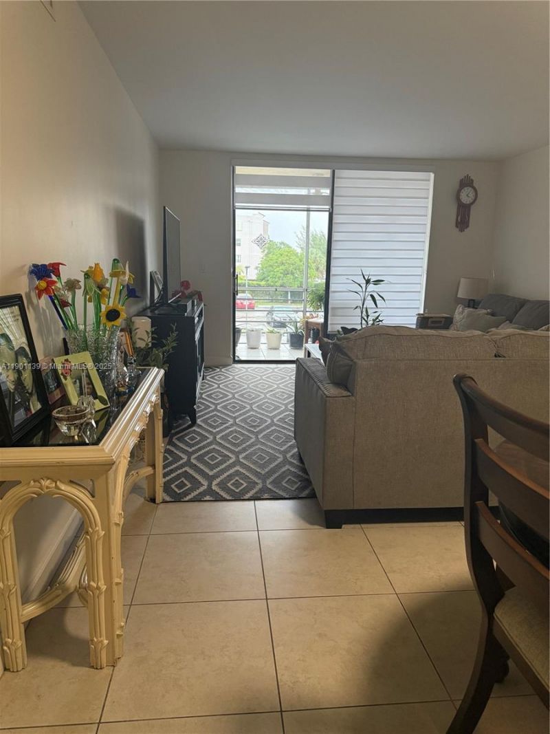 2850 Somerset Dr, Unit 202L, Lauderdale Lakes, FL 33311 Photo