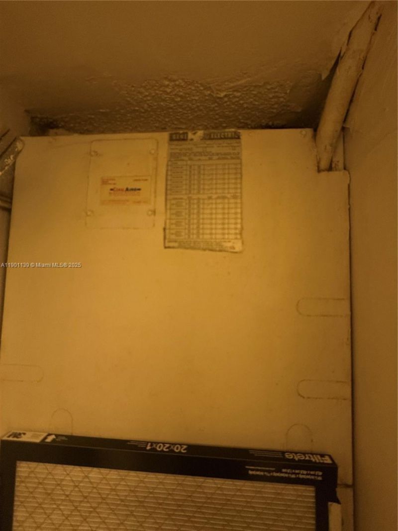 2850 Somerset Dr, Unit 202L, Lauderdale Lakes, FL 33311 Photo