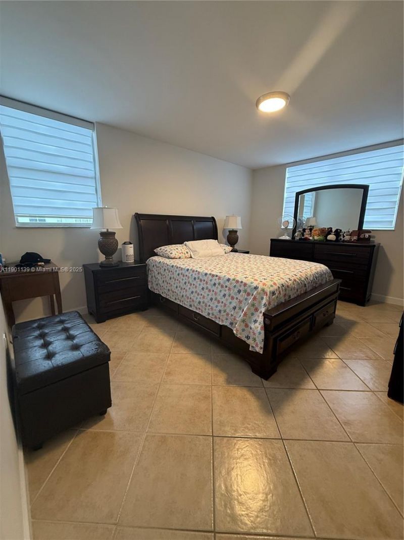 2850 Somerset Dr, Unit 202L, Lauderdale Lakes, FL 33311 Photo