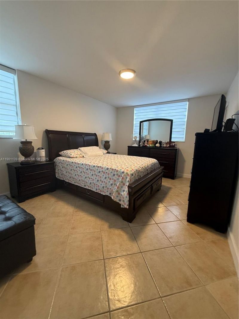 2850 Somerset Dr, Unit 202L, Lauderdale Lakes, FL 33311 Photo