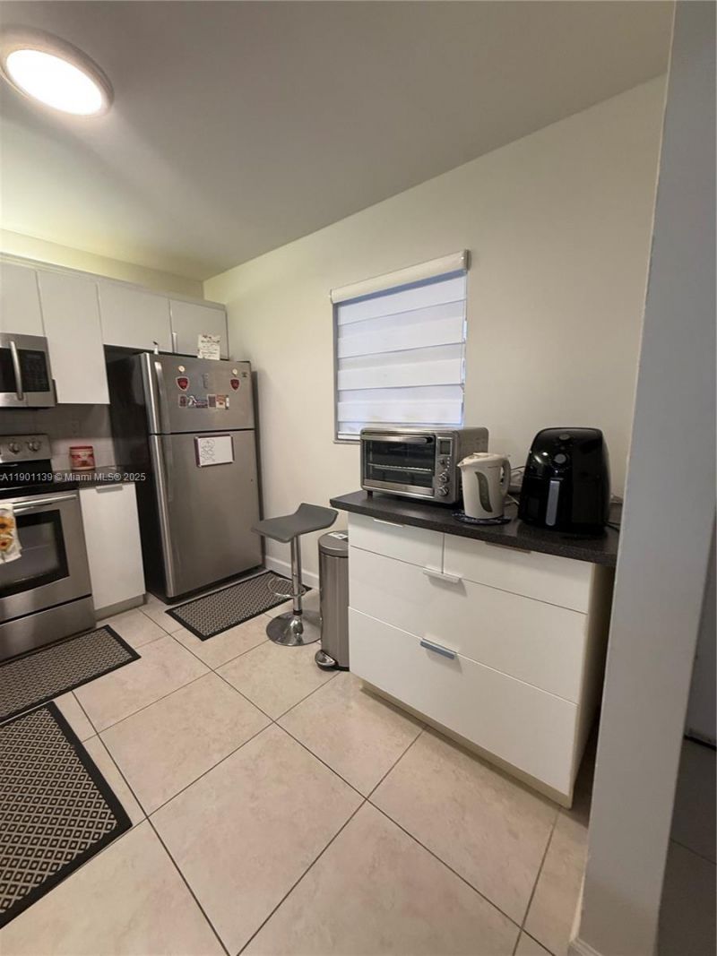 2850 Somerset Dr, Unit 202L, Lauderdale Lakes, FL 33311 Photo