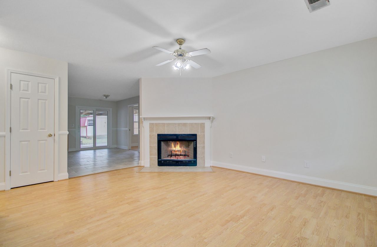 1232 Saylor Alley Photo 6