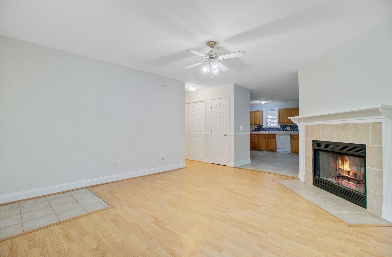 1232 Saylor Alley Photo 8