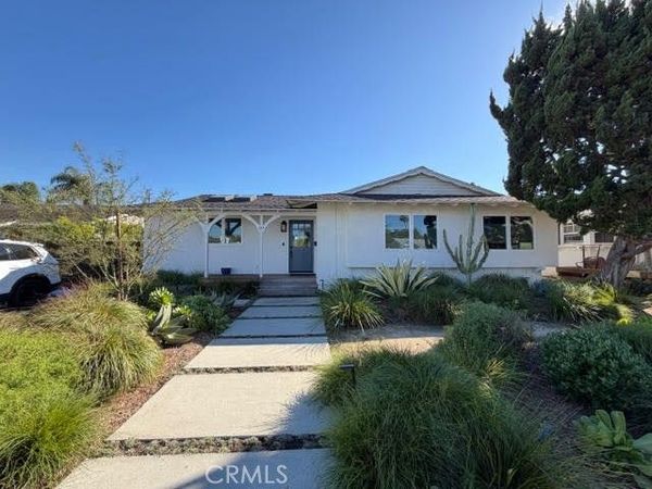 1213 Belfast, Costa Mesa, CA 92626
