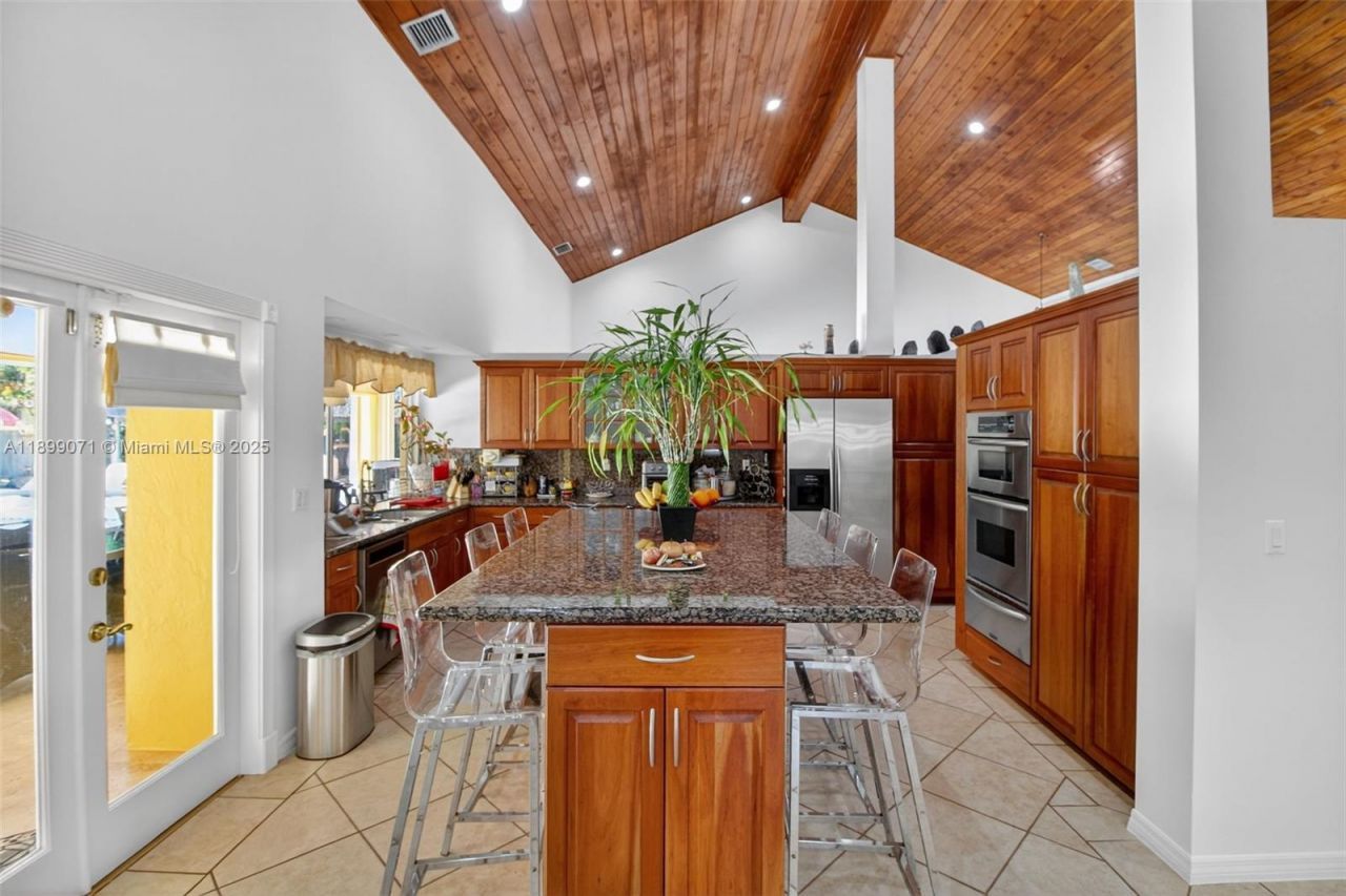 7720 SW 176th St, Palmetto Bay, FL 33157 Photo